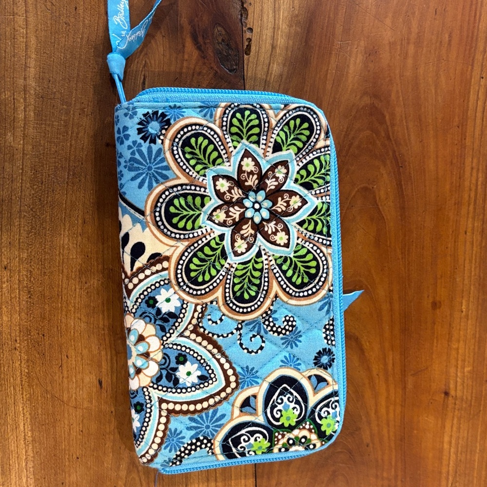 Vera Bradley Turquoise Floral Zip Wallet Wristlet